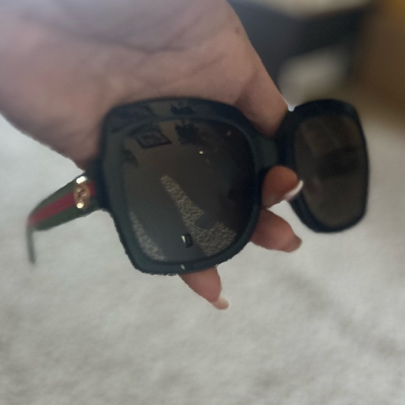 COPY - Authentic Gucci sunglasses - Picture 5 of 12